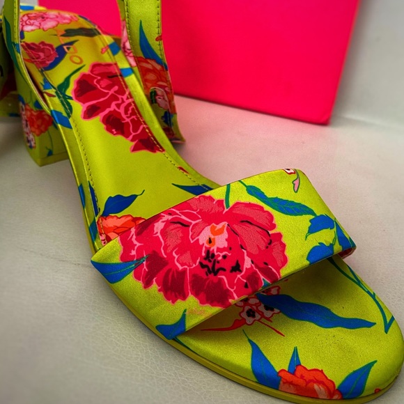 Ladies Block Heel Sandals Open Toe Ankle Strap - Picture 2 of 2